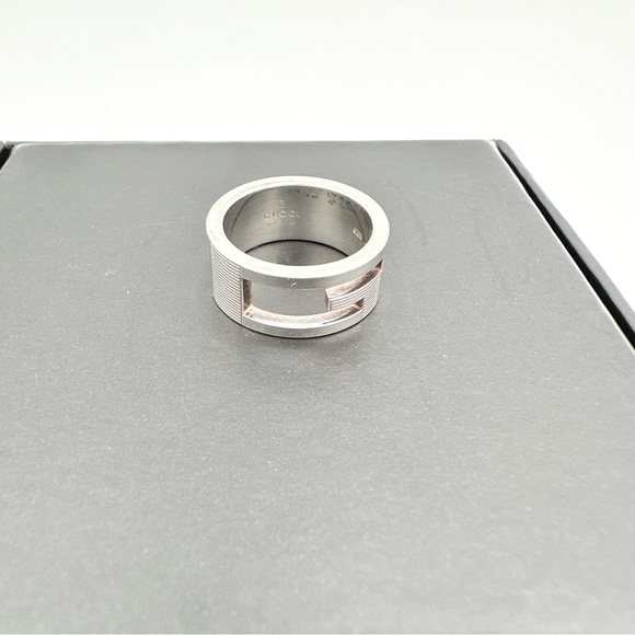 Gucci Ring Size 5 - Picture 2 of 3